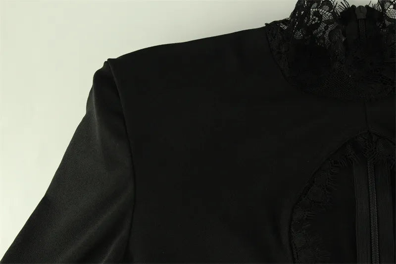 Robe moulante chic à col montant en dentelle