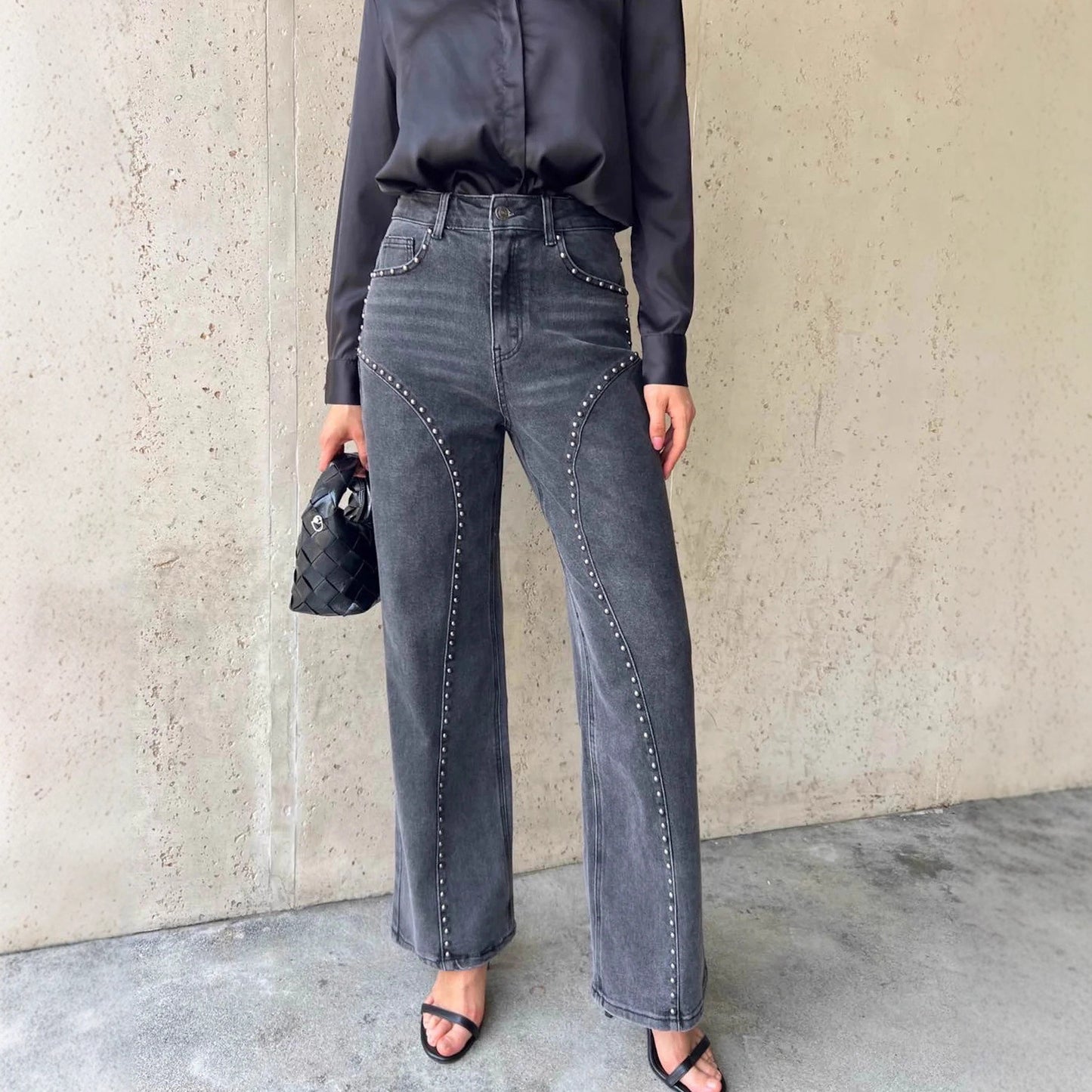 Jean droit à détails cloutés