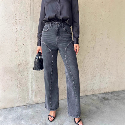 Jean droit à détails cloutés