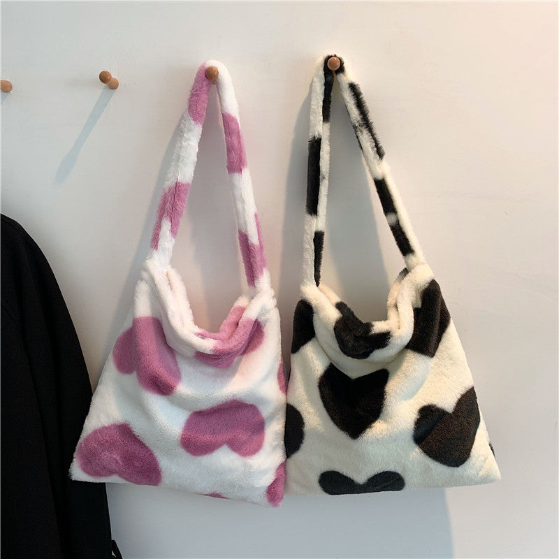 Sac bandoulière femme en peluche motif cœur